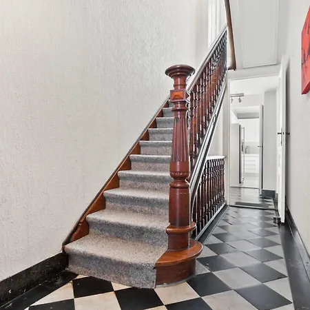 Сasa de vacaciones Grand Townhouse With Sauna Near The Sea *